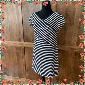 3/$30 Banana Republic dress navy white stripe Sm